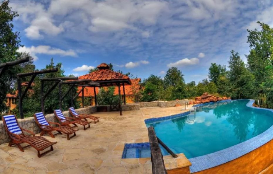 Kanha Earth Lodge